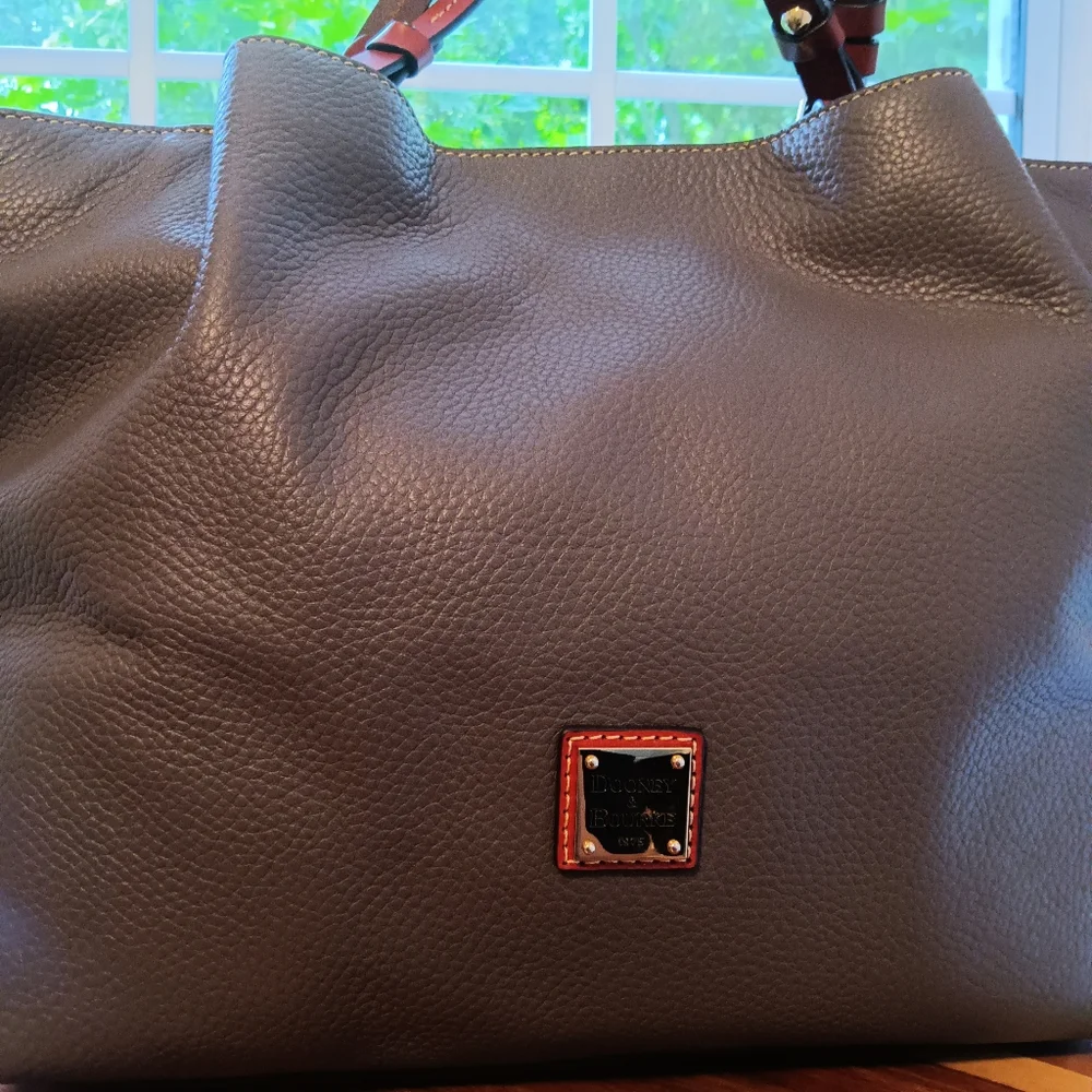 Dooney & bourke - Picture 3 of 16